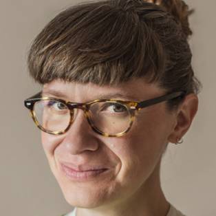 Author / Speaker - Naomi Wood
